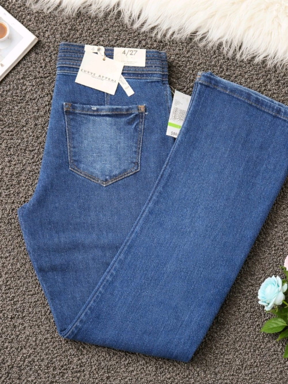 CURVE APPEAL NWT HIGH-RISE FLARE JEANS SZ 4 / 27
